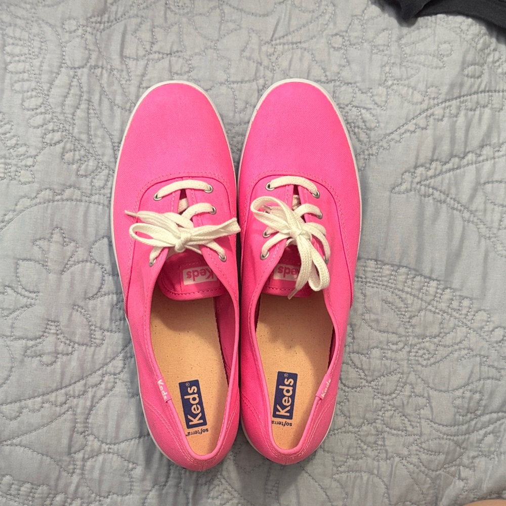 Women’s Keds pink sneakers Size 11